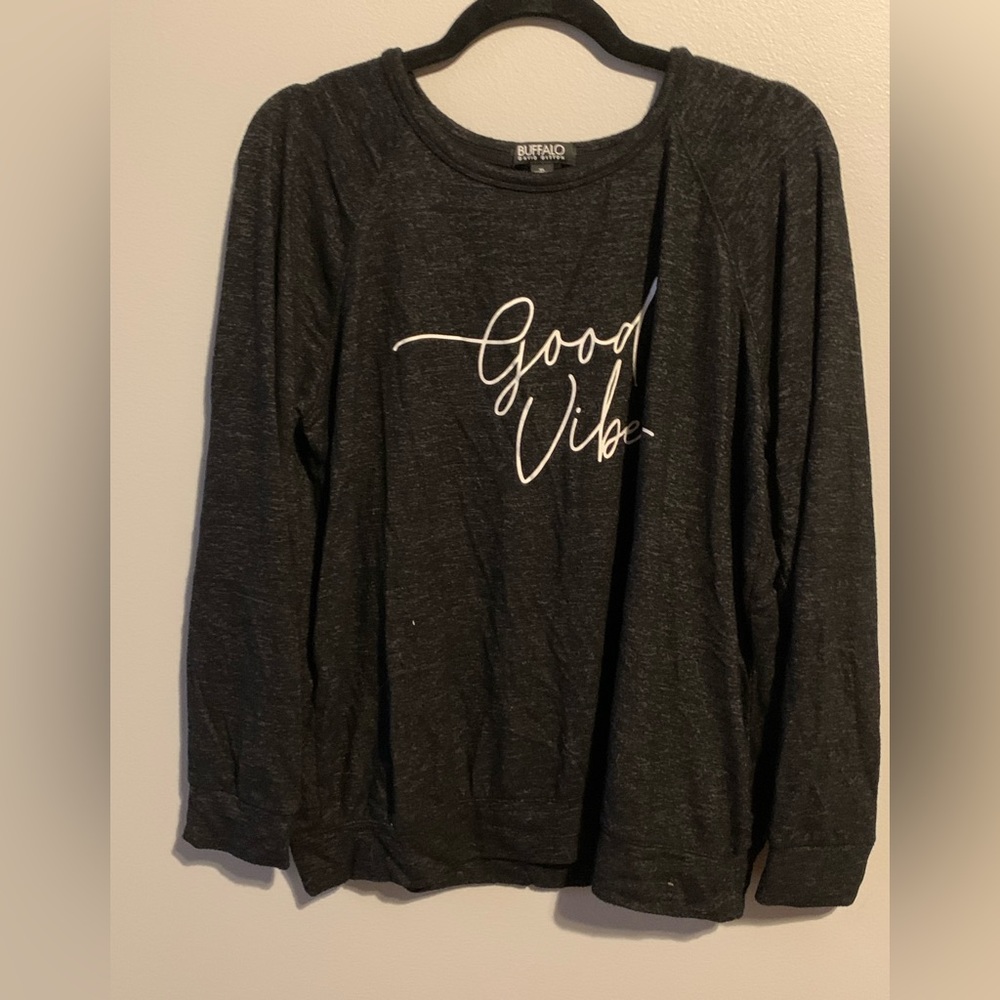 Long sleeved graphic tee “Good Vibes”
